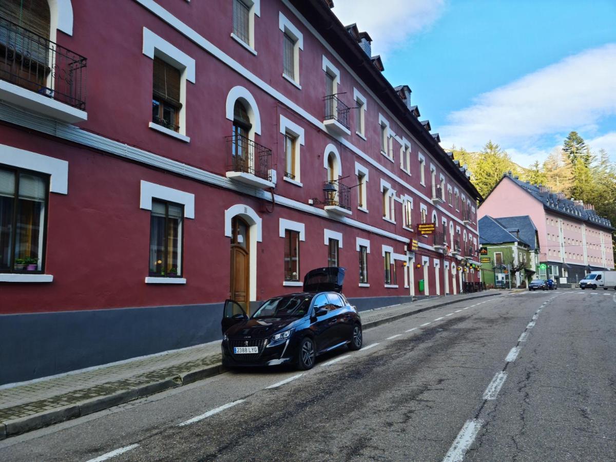 Espectacular Apartamento Reformado En Edificio Historico, Con Wifi Canfranc Kültér fotó