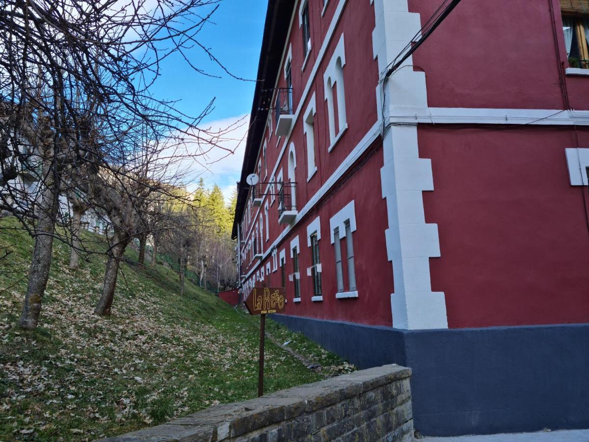 Espectacular Apartamento Reformado En Edificio Historico, Con Wifi Canfranc Kültér fotó