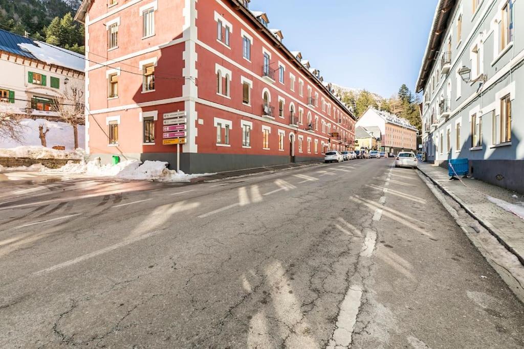 Espectacular Apartamento Reformado En Edificio Historico, Con Wifi Canfranc Kültér fotó